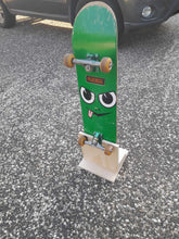 Load image into Gallery viewer, Single skateboard Stand